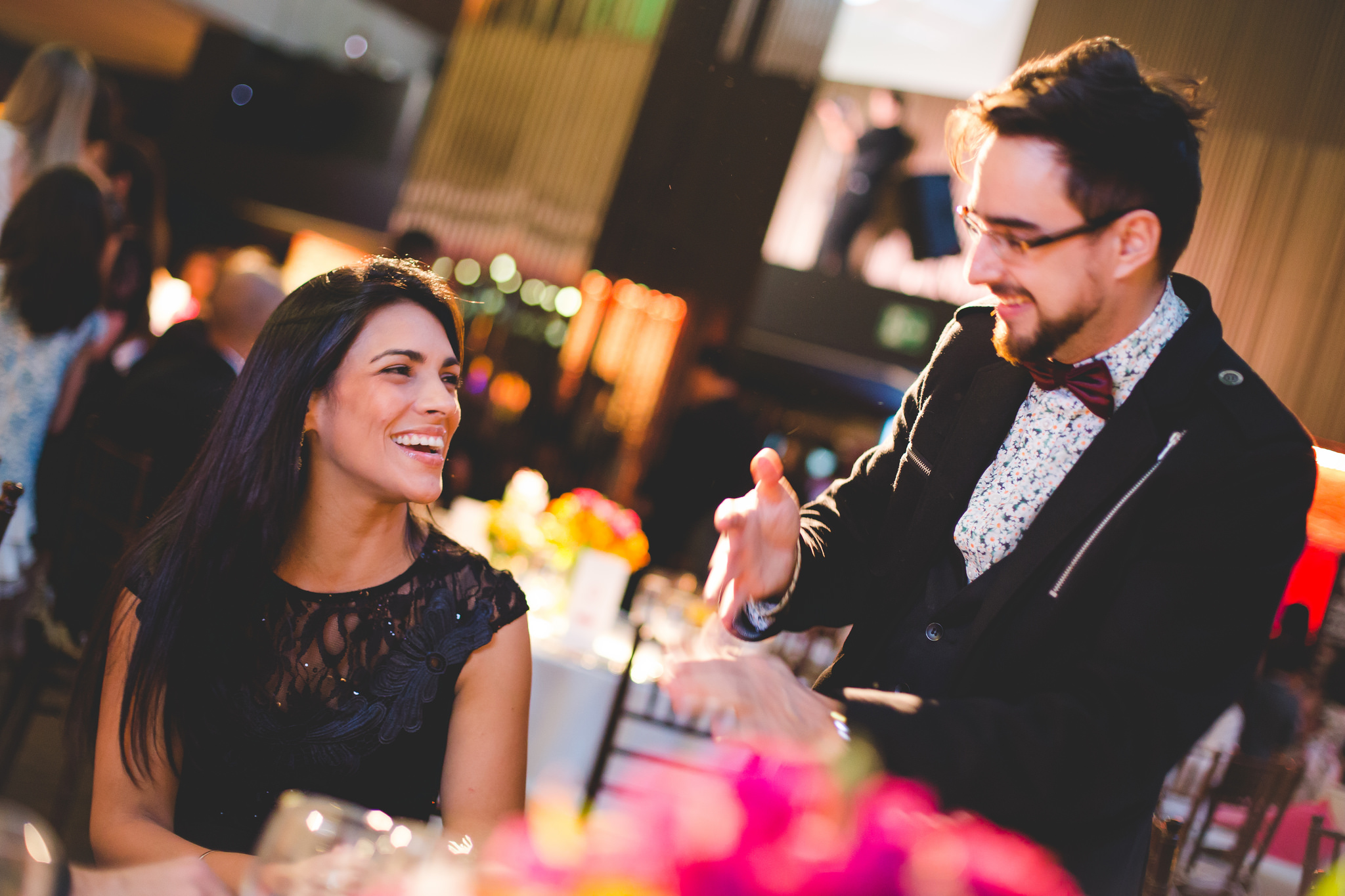Abracadabra no seu grande dia: já pensou em contratar um mágico para festa de casamento?